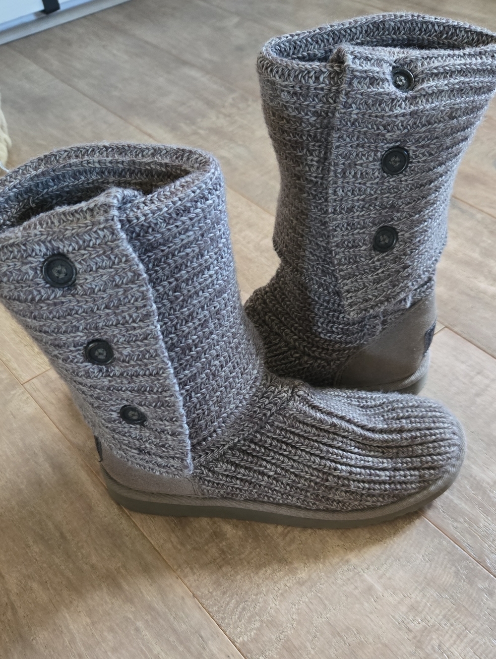 Ugg Classic Cardy Boot In Gray